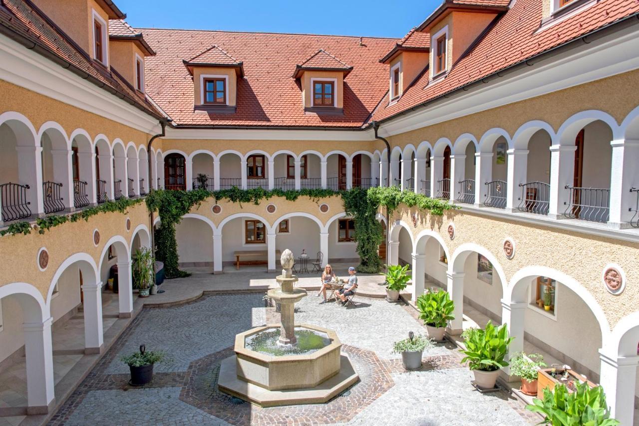 Almtalhotel Appartements In Pettenbach Exteriör bild