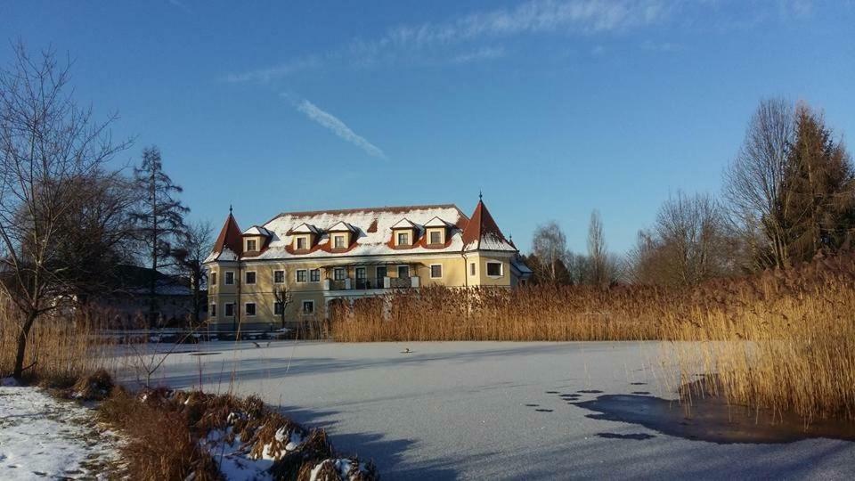 Almtalhotel Appartements In Pettenbach Exteriör bild