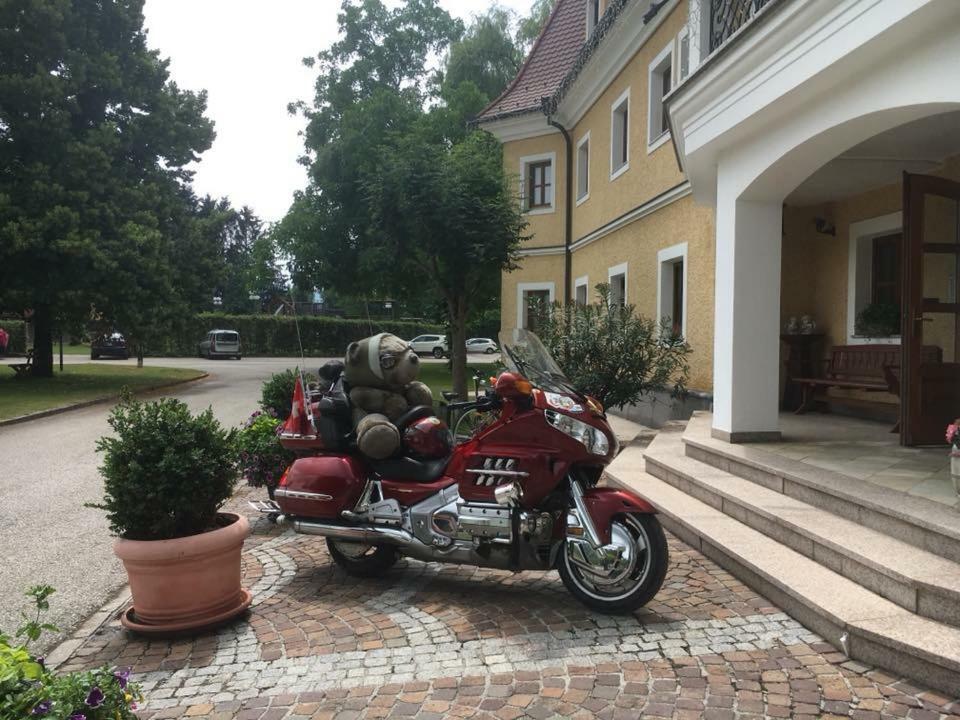 Almtalhotel Appartements In Pettenbach Exteriör bild